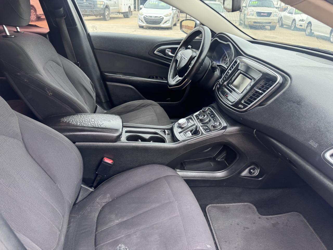 Chrysler 200  2015
