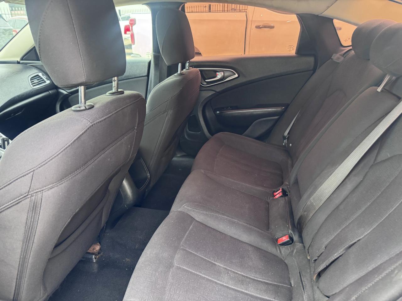 Chrysler 200  2015