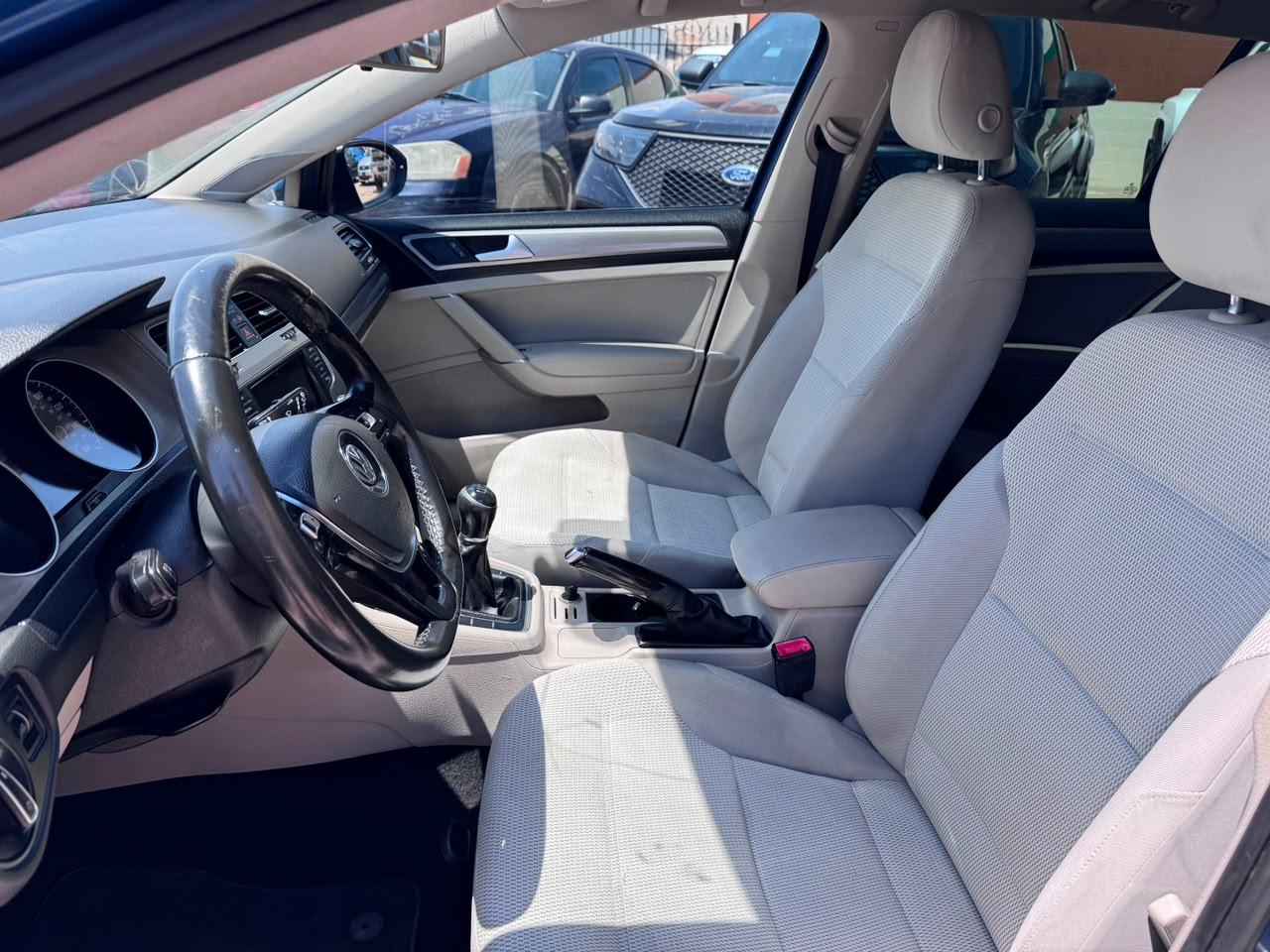 Volkswagen Golf 1.8T 4-Door S Auto 2016