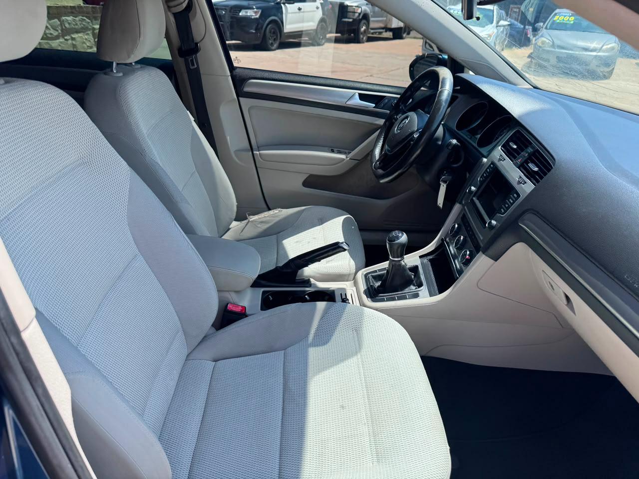 Volkswagen Golf 1.8T 4-Door S Auto 2016