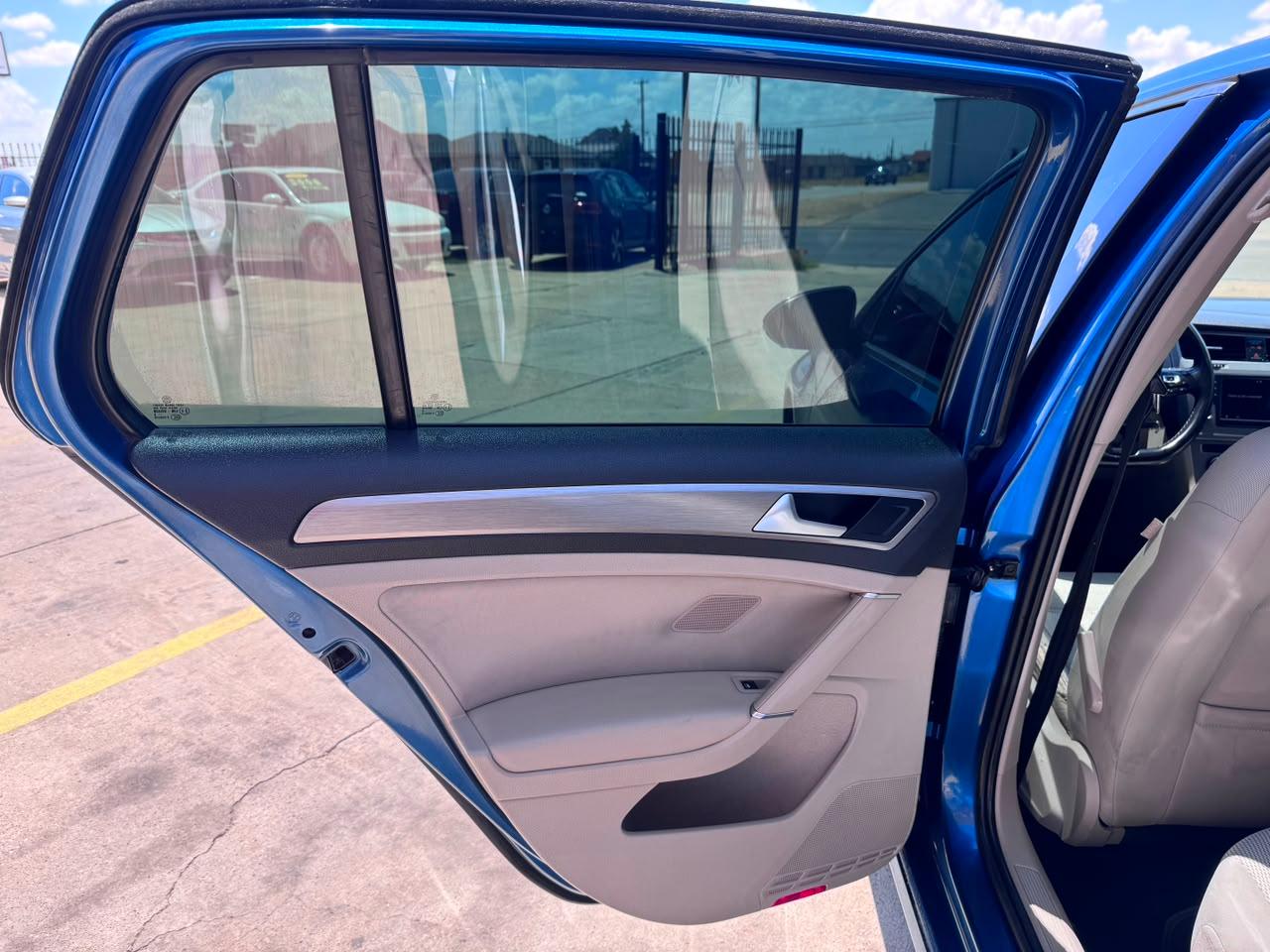 Volkswagen Golf 1.8T 4-Door S Auto 2016