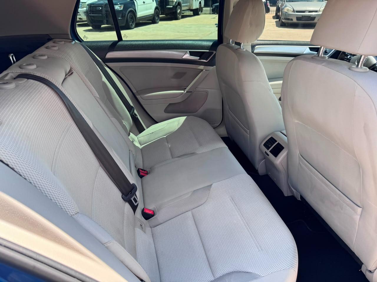 Volkswagen Golf 1.8T 4-Door S Auto 2016
