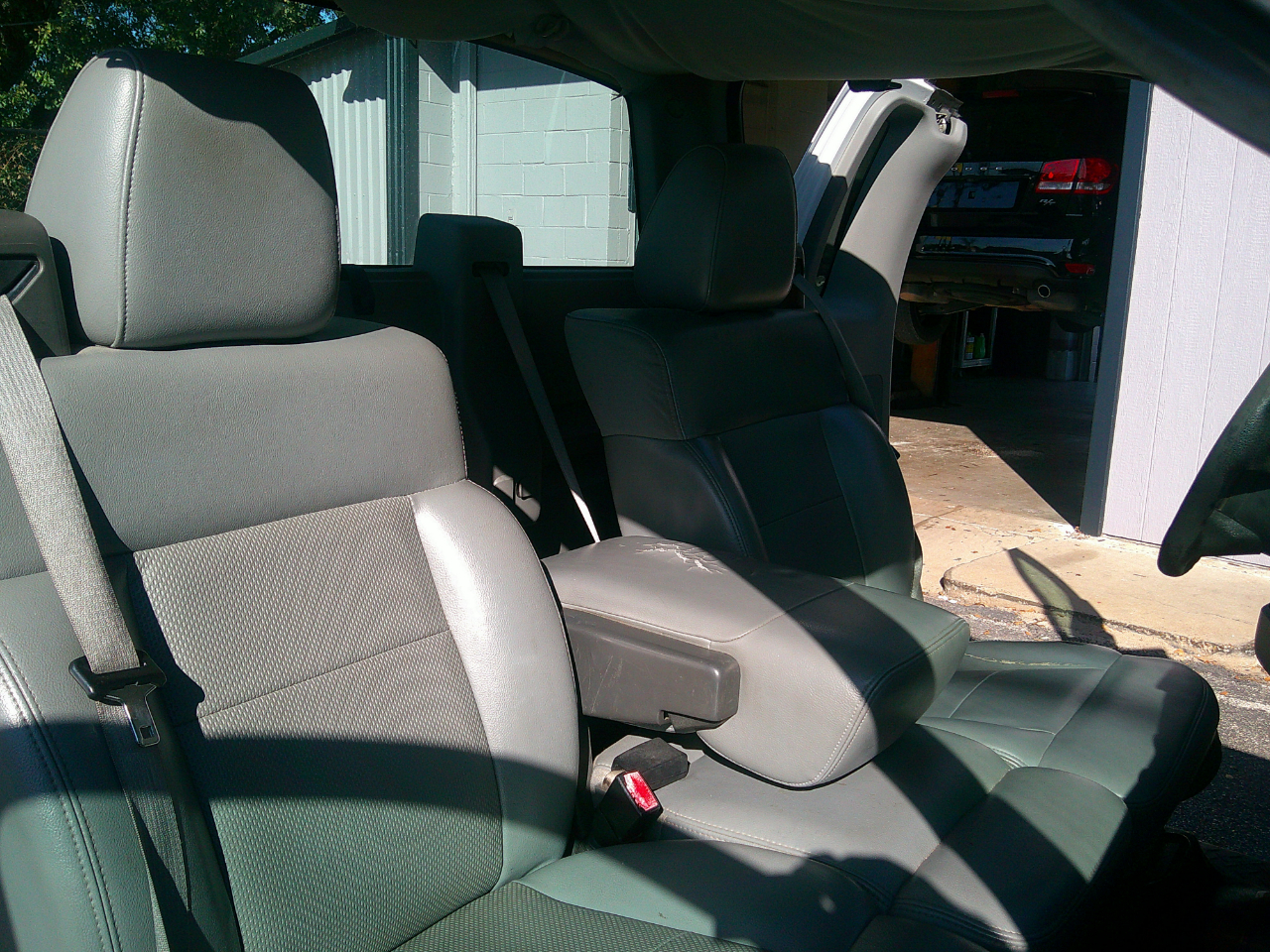 Ford F-150 2WD Reg Cab 126" XLT 2007