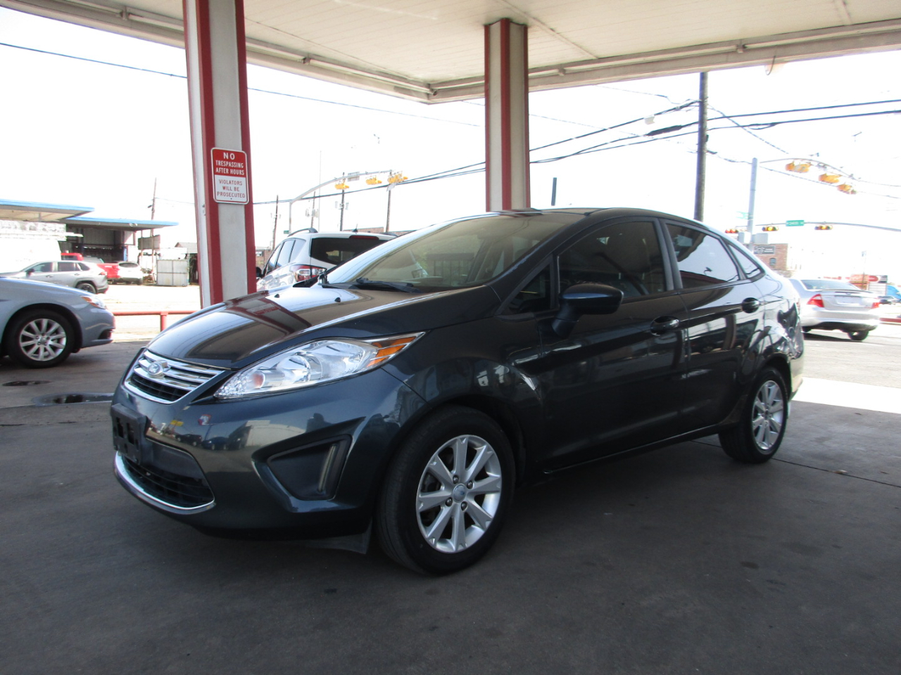 2011 Ford Fiesta SE photo 2