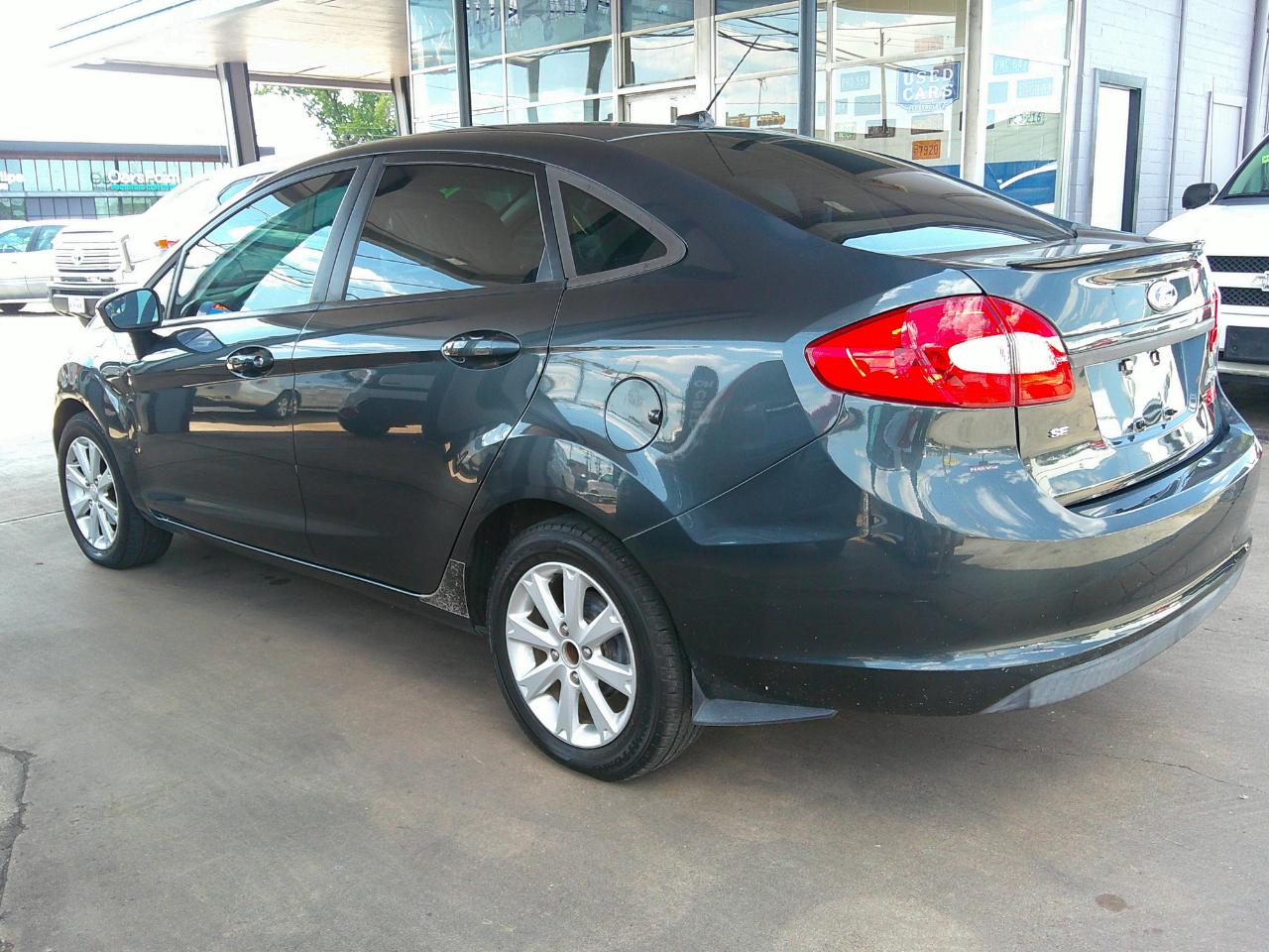 Ford Fiesta 4dr Sdn SE 2011