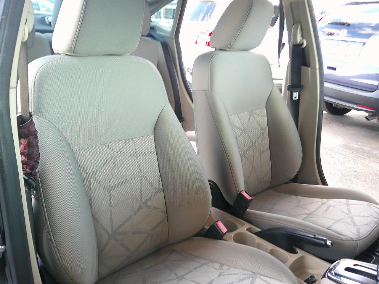 Ford Fiesta 4dr Sdn SE 2011