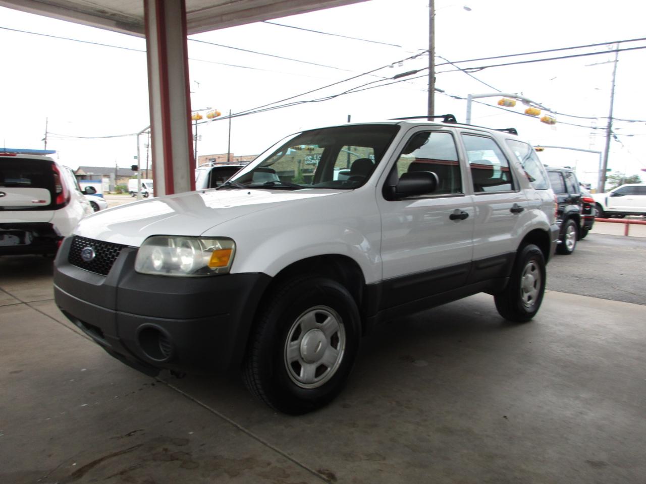 2005 Ford Escape 4dr 103" WB 2.3L XLS