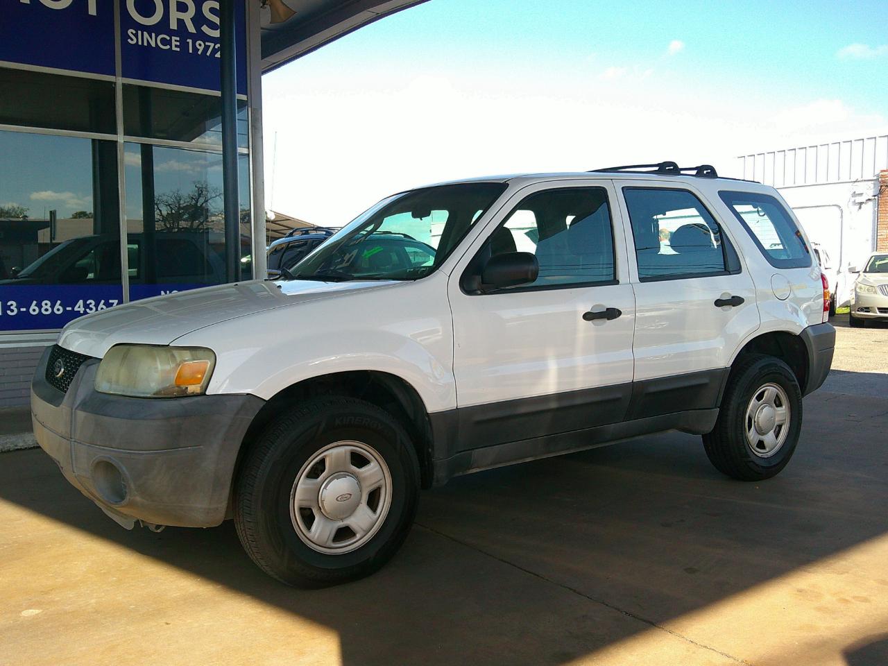 Ford Escape 4dr 103" WB 2.3L XLS 2005