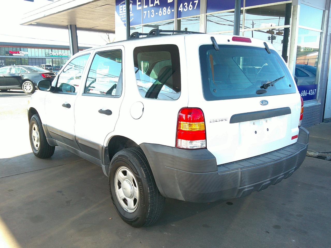 Ford Escape 4dr 103" WB 2.3L XLS 2005