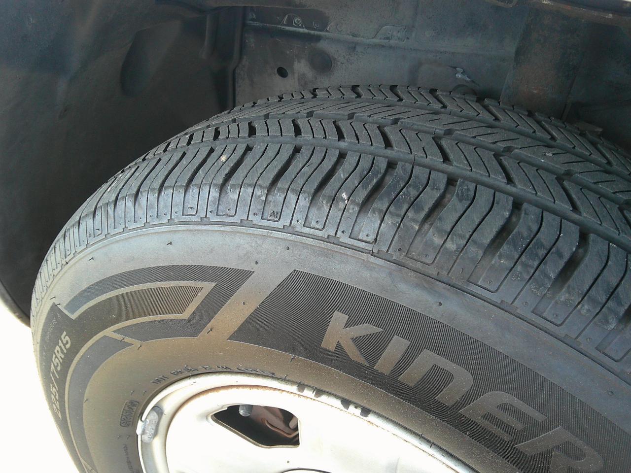 Ford Escape 4dr 103" WB 2.3L XLS 2005