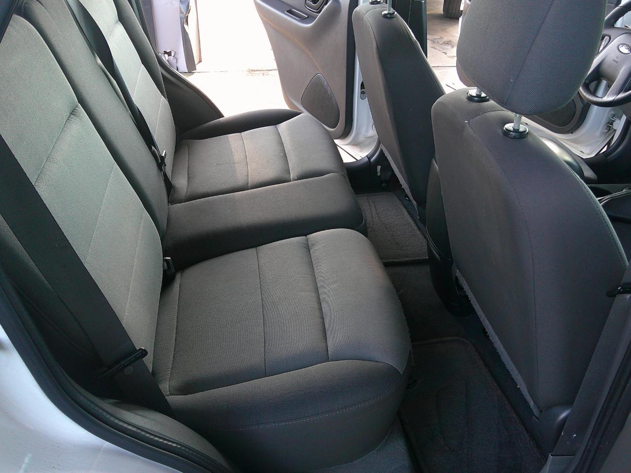 Ford Escape 4dr 103" WB 2.3L XLS 2005