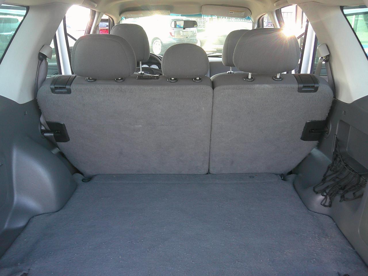 Ford Escape 4dr 103" WB 2.3L XLS 2005