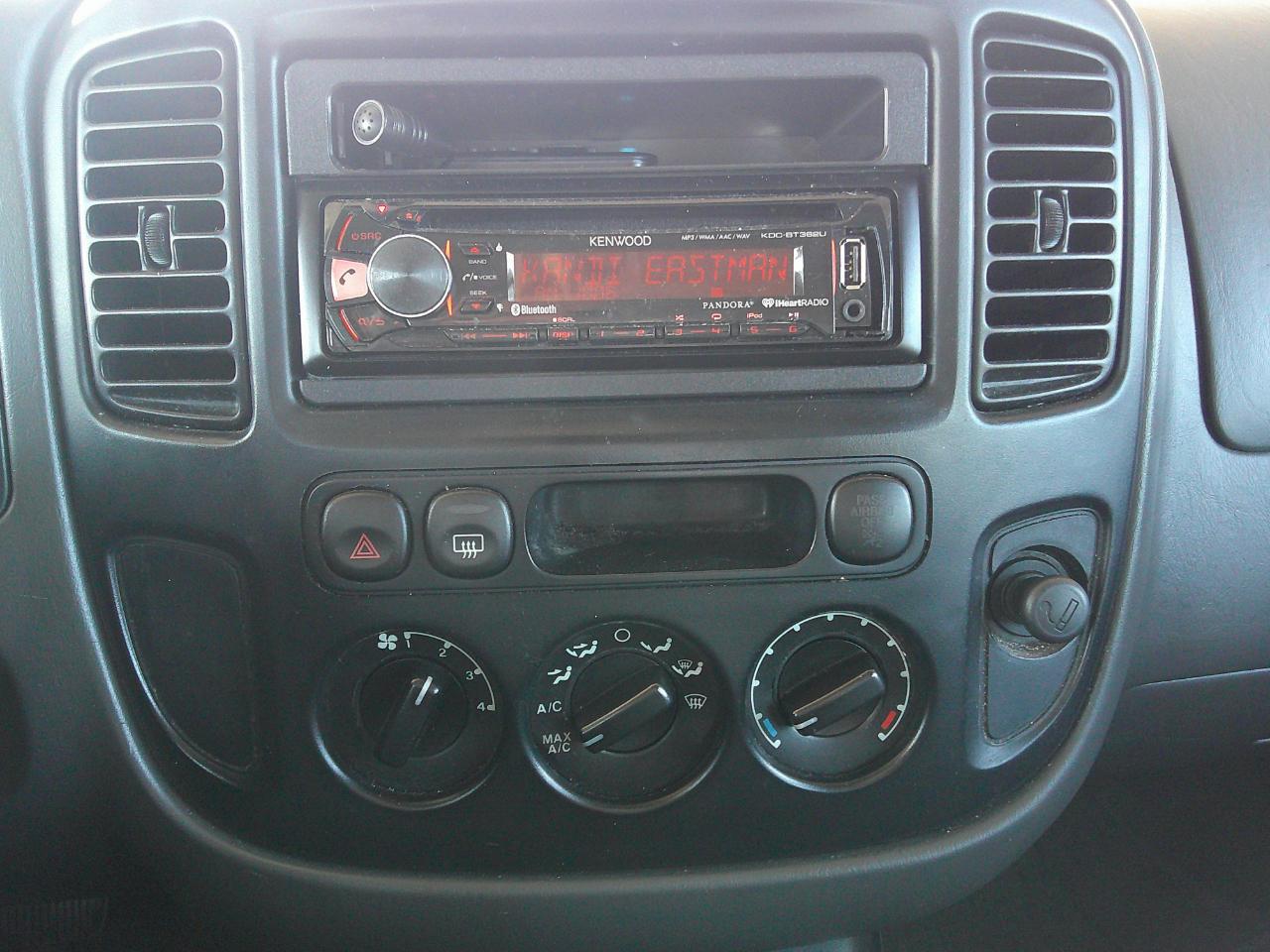 Ford Escape 4dr 103" WB 2.3L XLS 2005