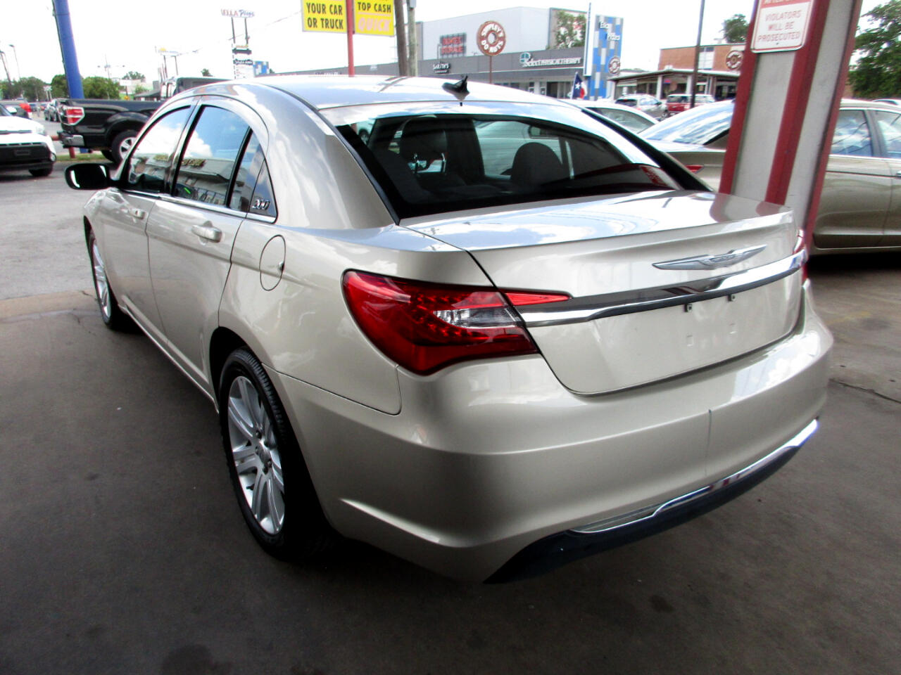 2013 Chrysler 200 LX photo 2