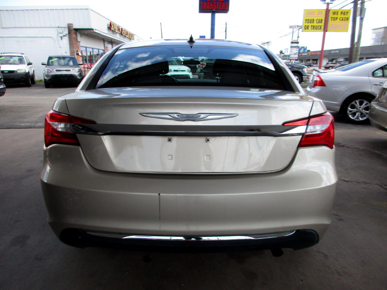2013 Chrysler 200 LX photo 3