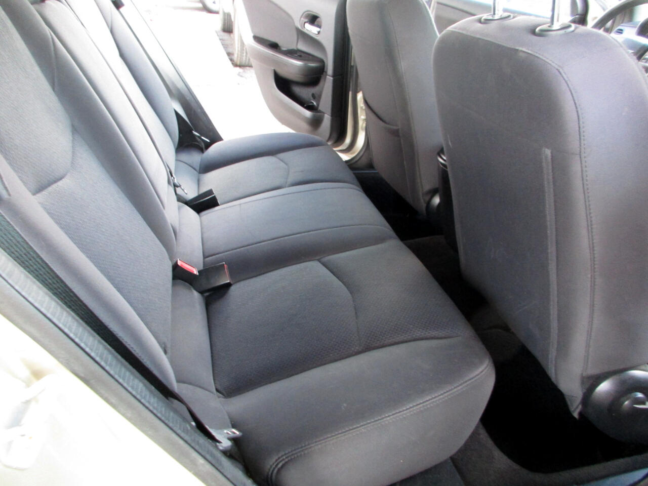 2013 Chrysler 200 LX photo 11