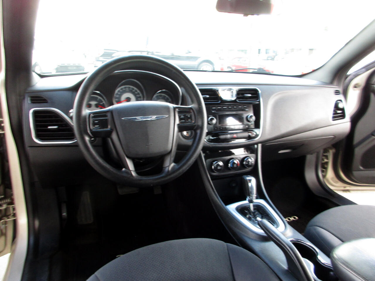 2013 Chrysler 200 LX photo 14