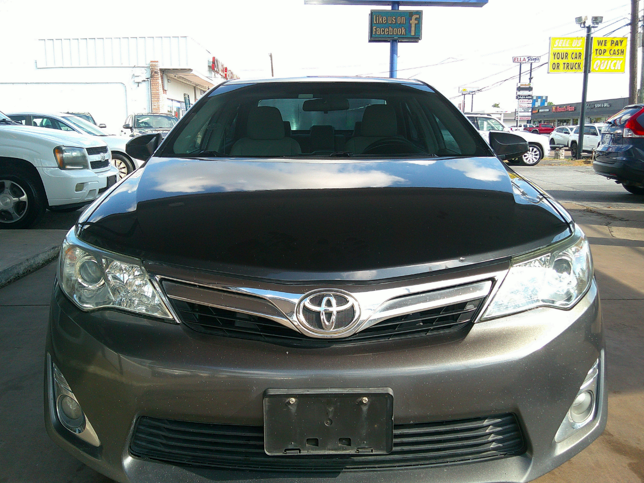 2012 Toyota Camry SE photo 3