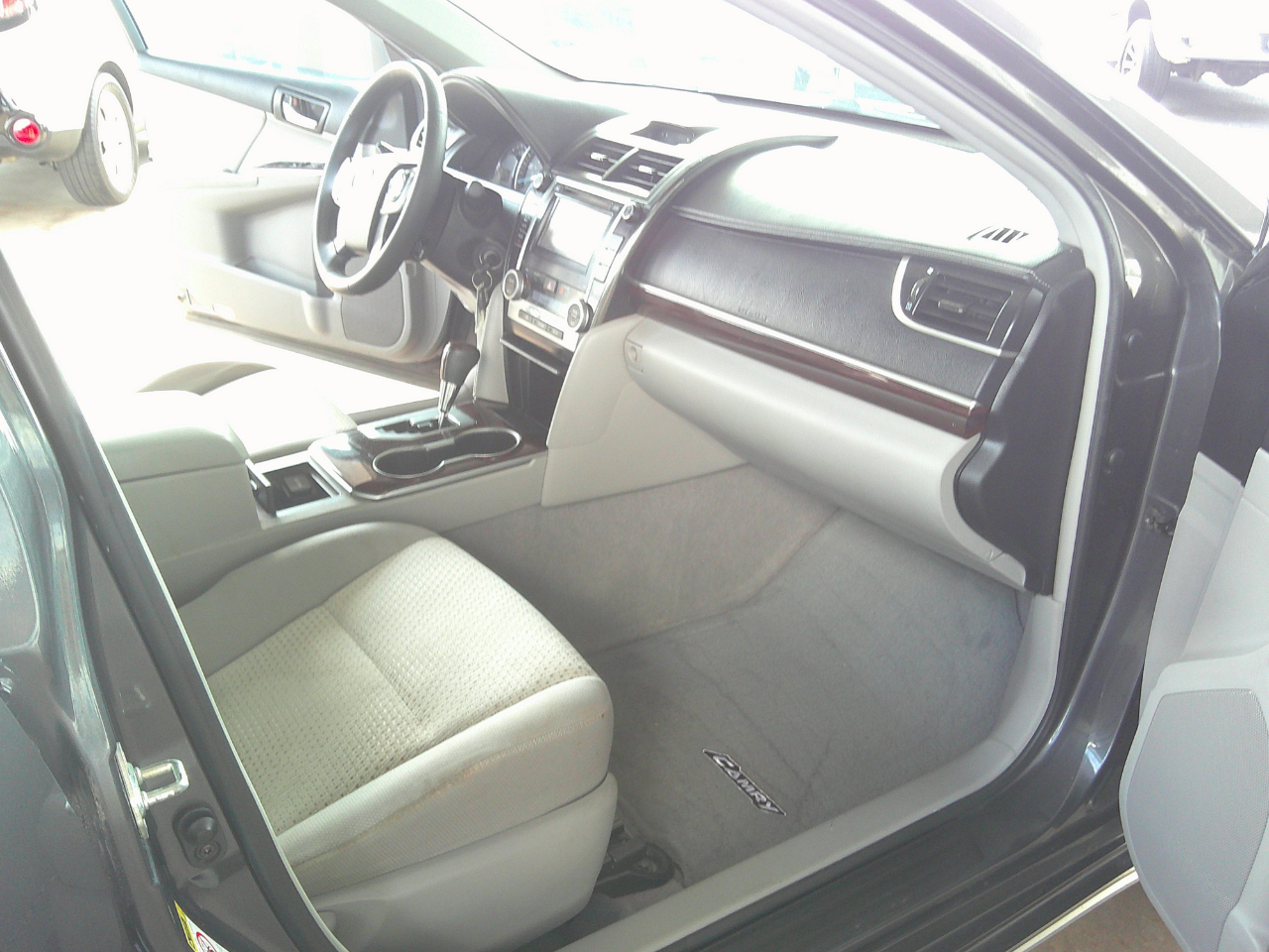 2012 Toyota Camry SE photo 4