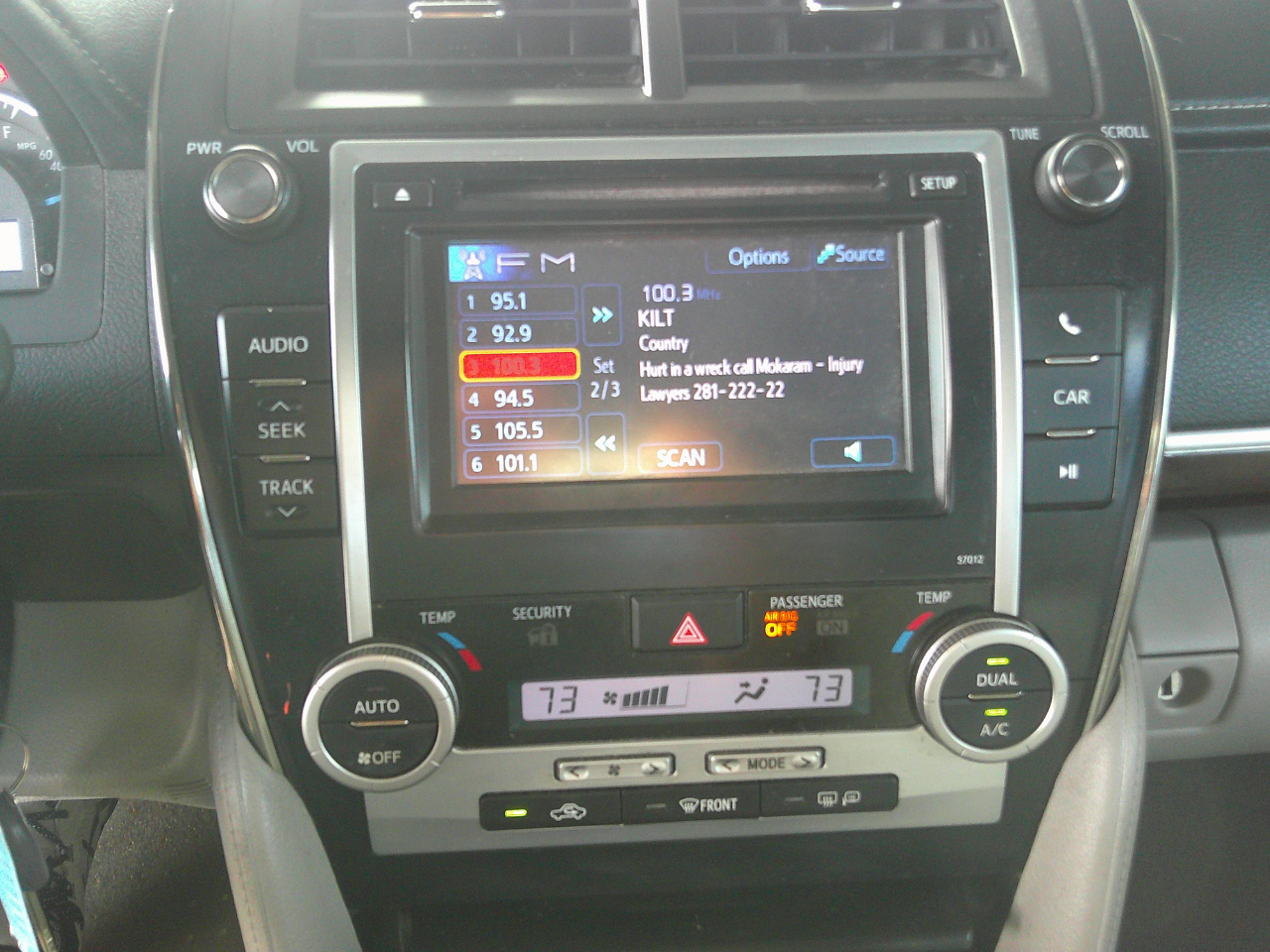 2012 Toyota Camry SE photo 13