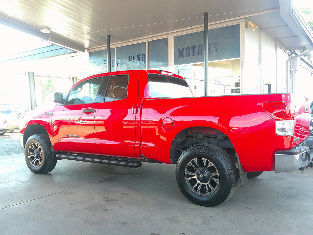 Toyota Tundra 2WD Truck Dbl 5.7L V8 6-Spd AT (Natl) 2009