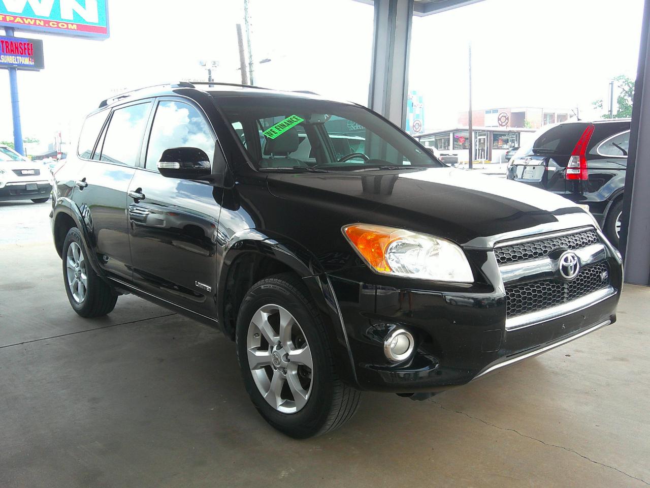 Toyota RAV4 4WD 4dr V6 5-Spd AT Ltd (Natl) 2011