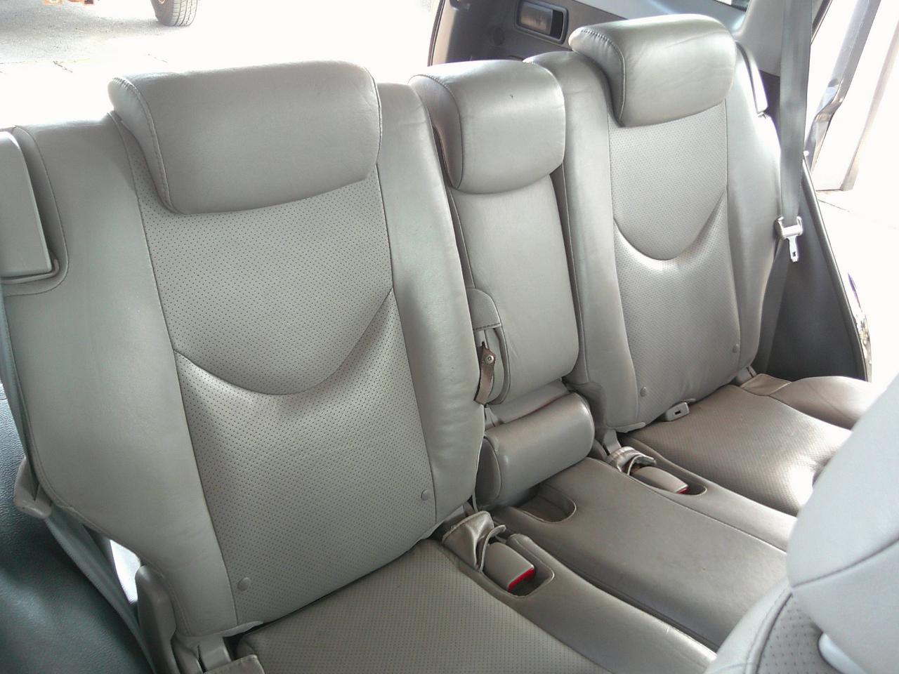 Toyota RAV4 4WD 4dr V6 5-Spd AT Ltd (Natl) 2011