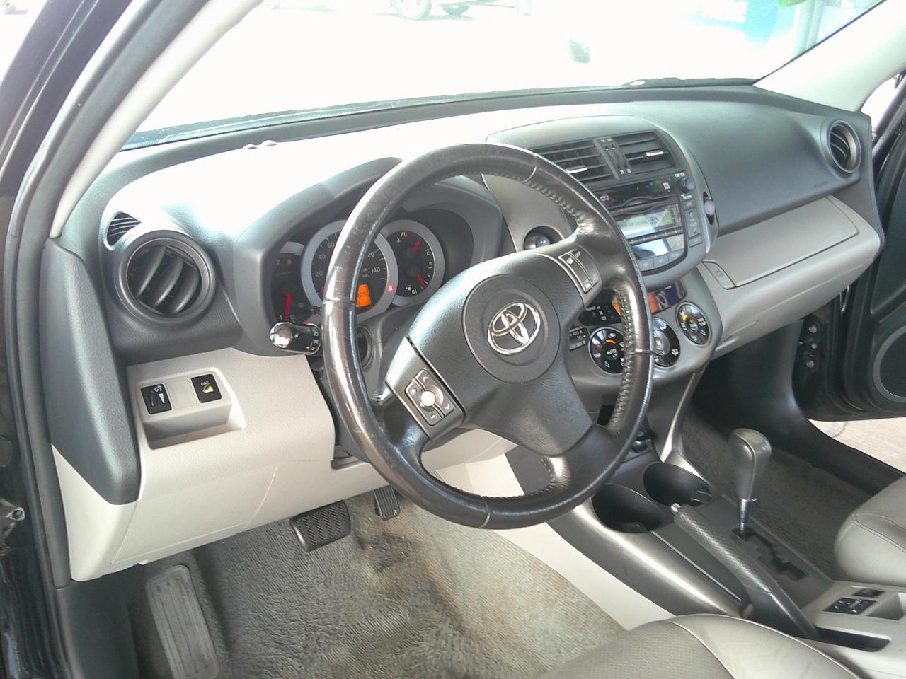 Toyota RAV4 4WD 4dr V6 5-Spd AT Ltd (Natl) 2011