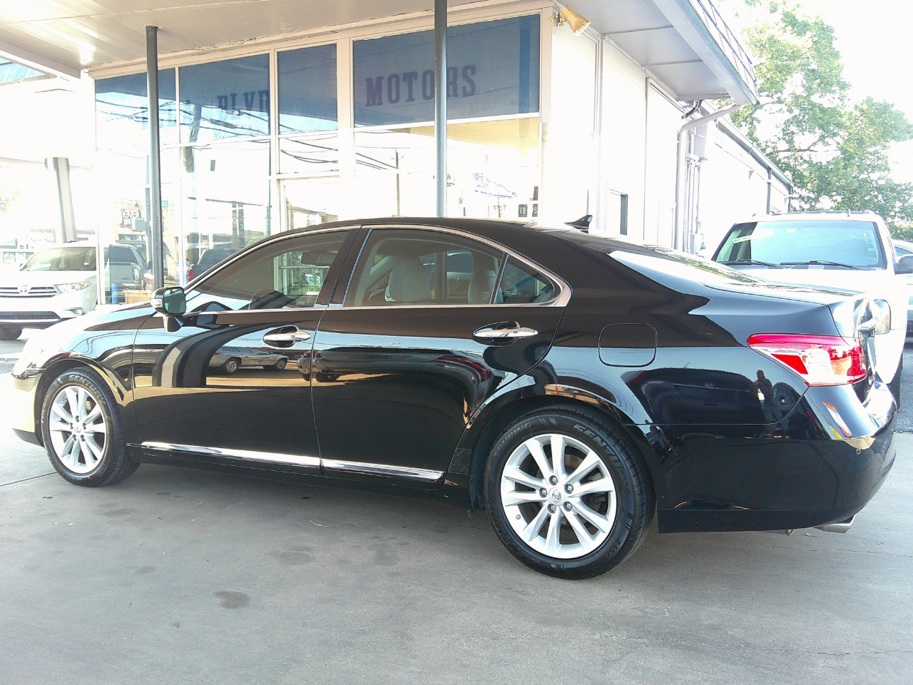 Lexus ES 350 4dr Sdn 2011 Lexus ES 350 4dr Sdn 2011