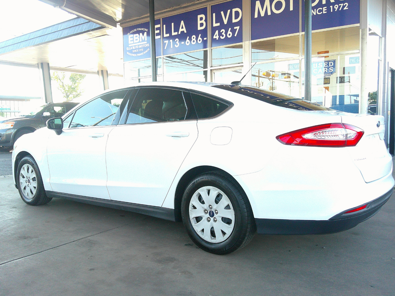 2014 Ford Fusion S photo 2