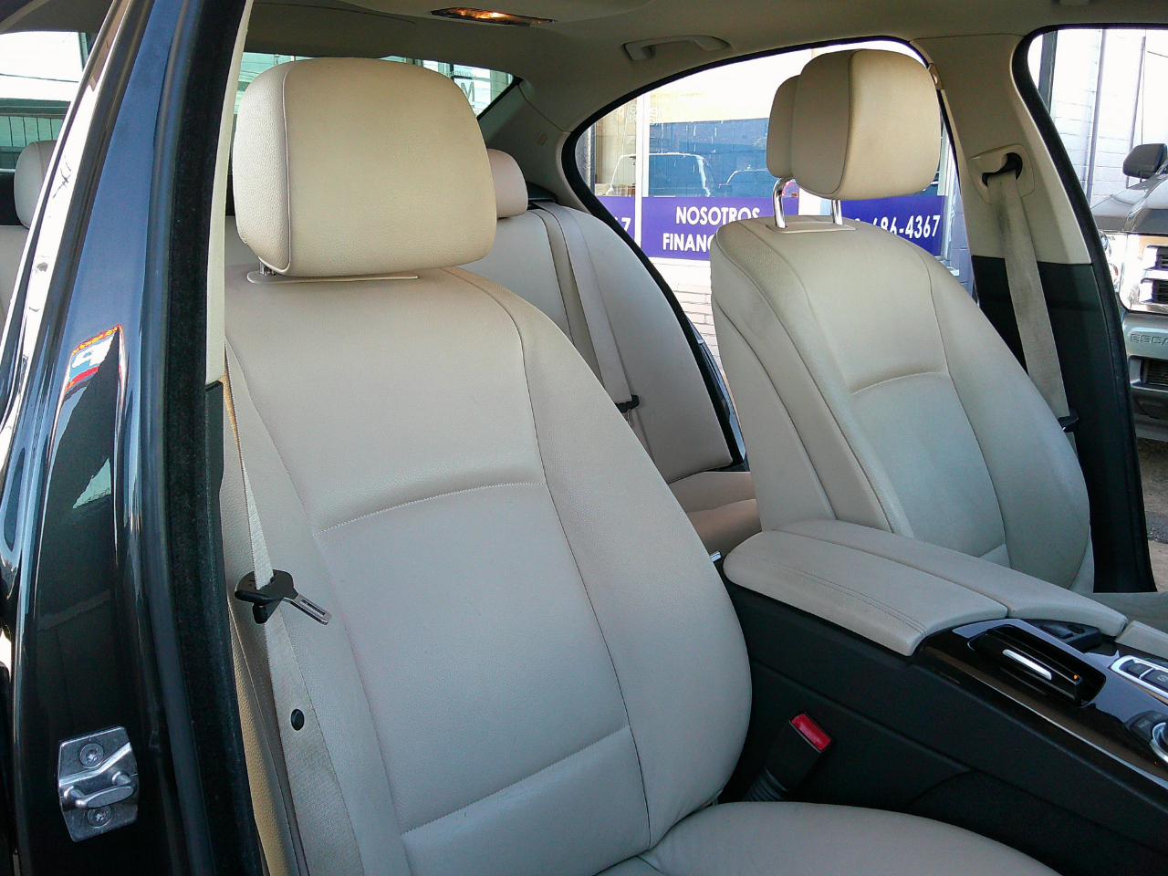 BMW 5 Series 4dr Sdn 528i RWD 2012