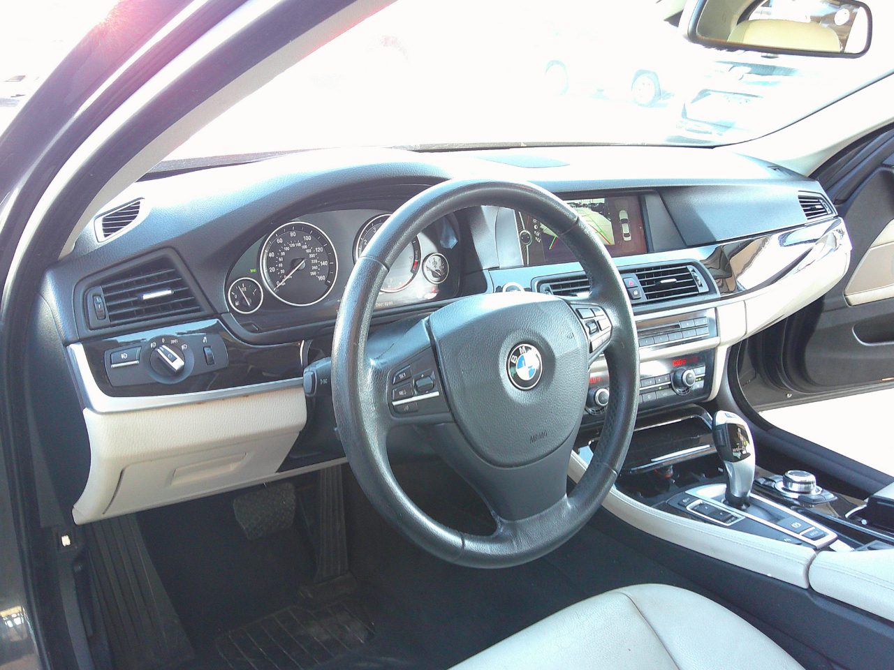 BMW 5 Series 4dr Sdn 528i RWD 2012