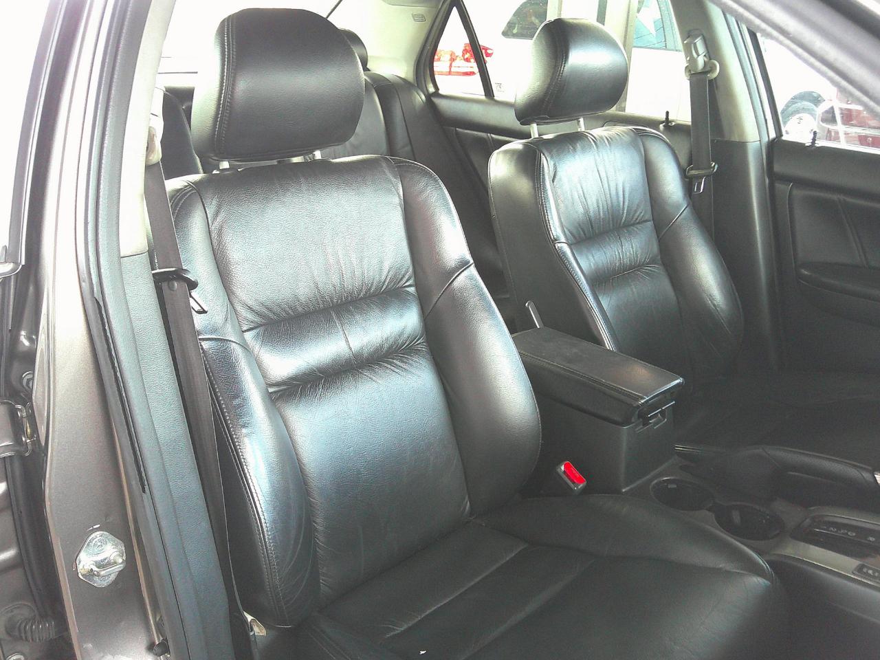 Honda Accord Sdn EX-L AT 2006