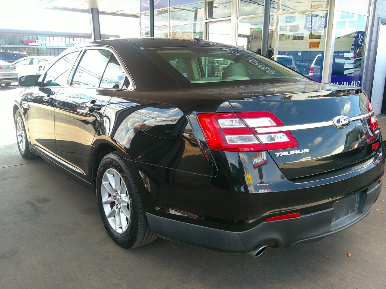 Ford Taurus 4dr Sdn SE FWD 2013