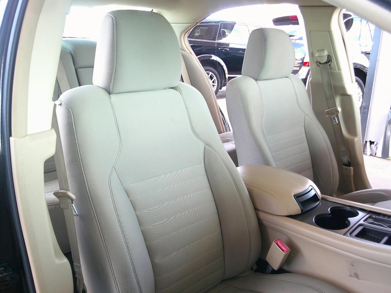 Ford Taurus 4dr Sdn SE FWD 2013