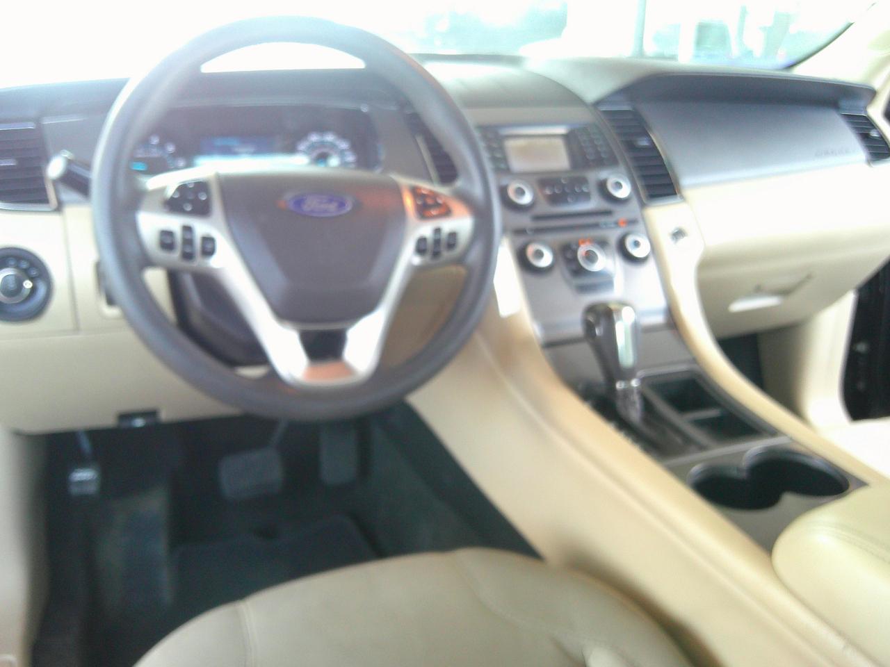 Ford Taurus 4dr Sdn SE FWD 2013