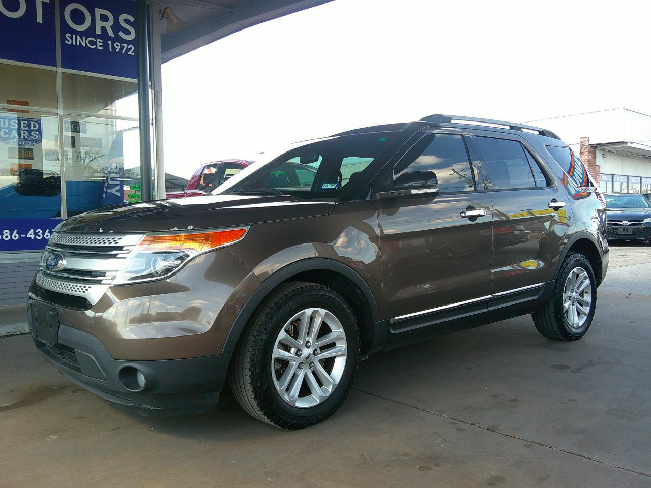 2015 Ford Explorer FWD 4dr XLT