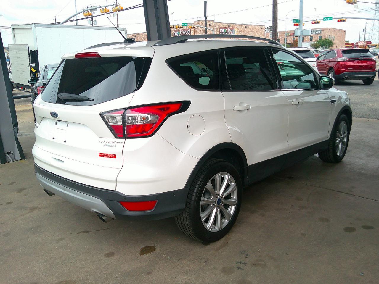 Ford Escape Titanium FWD 2017