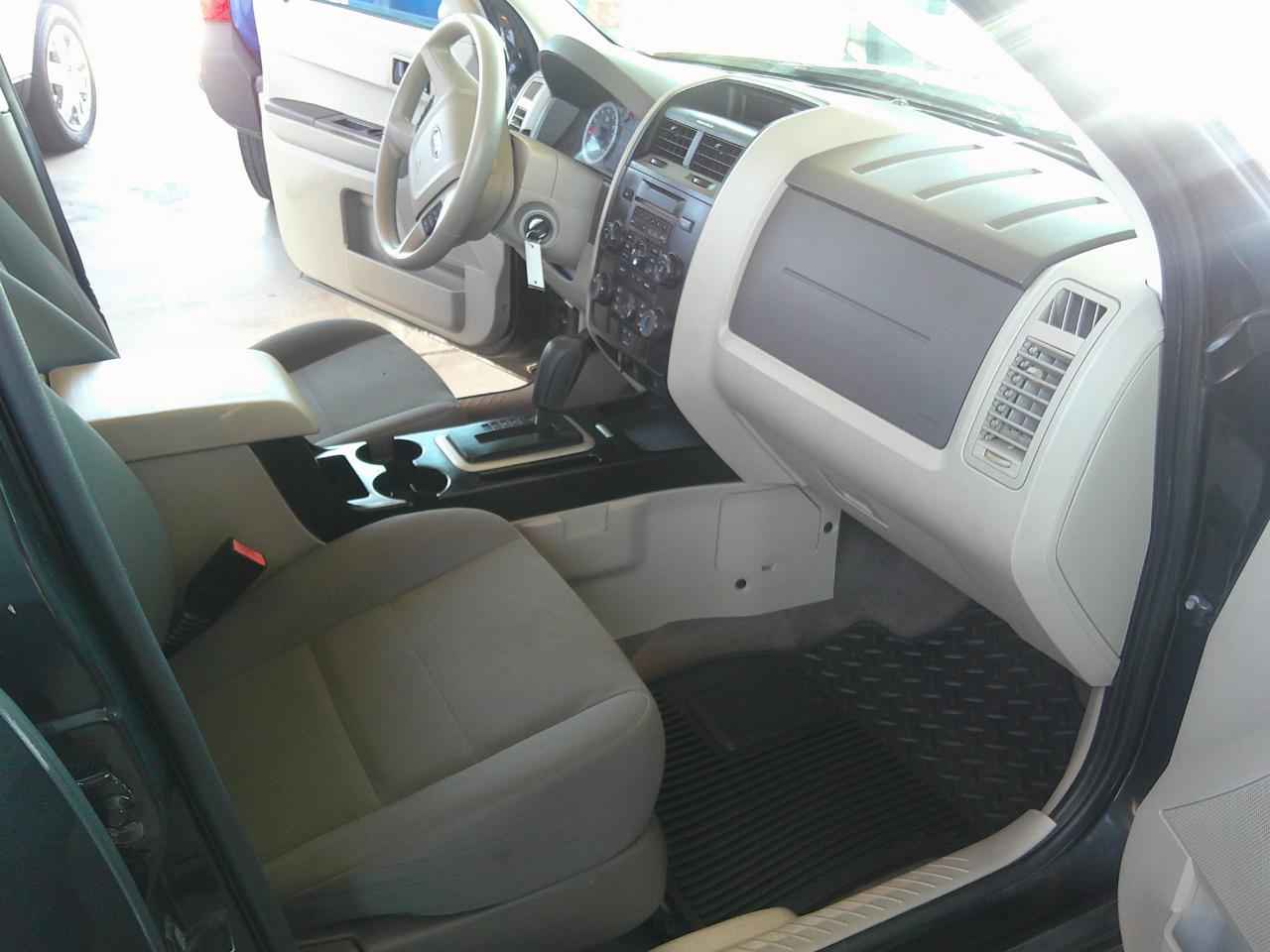 Ford Escape FWD 4dr XLS 2011