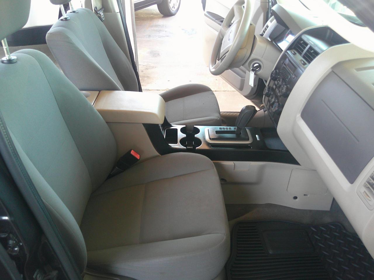 Ford Escape FWD 4dr XLS 2011