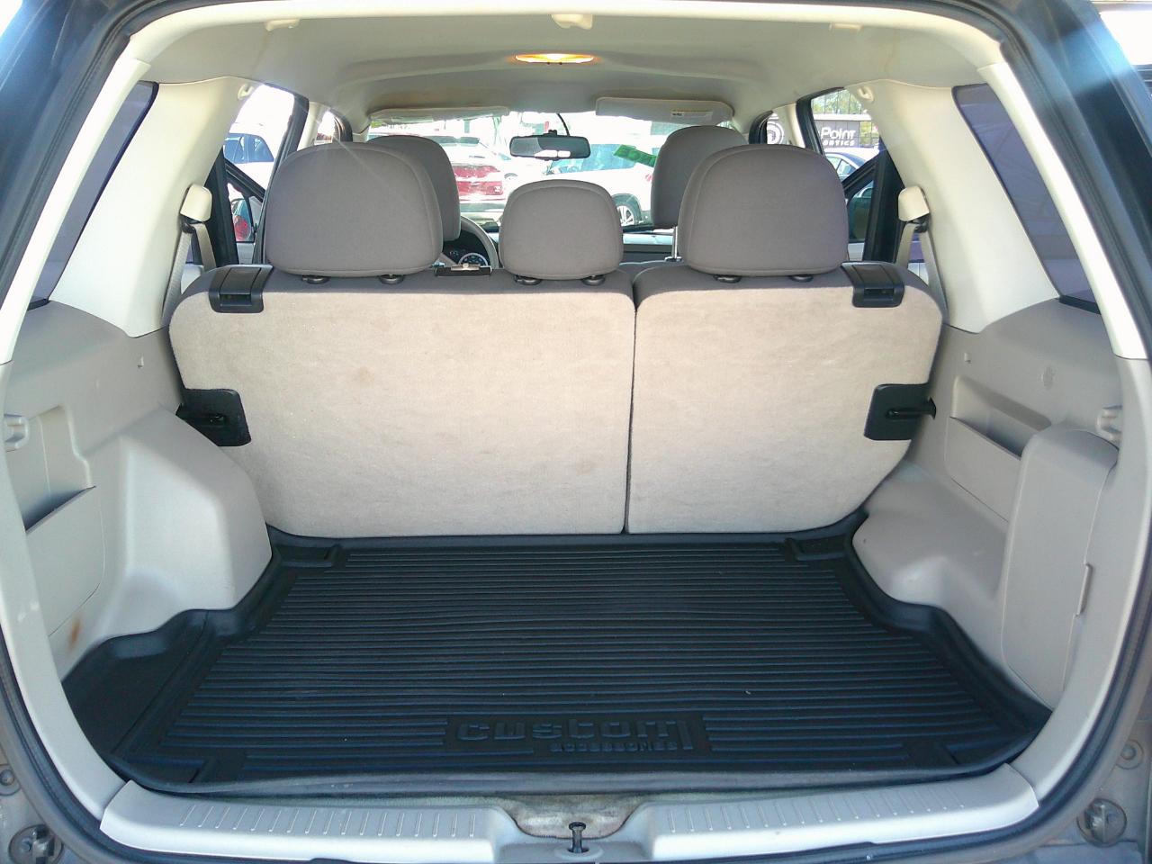 Ford Escape FWD 4dr XLS 2011