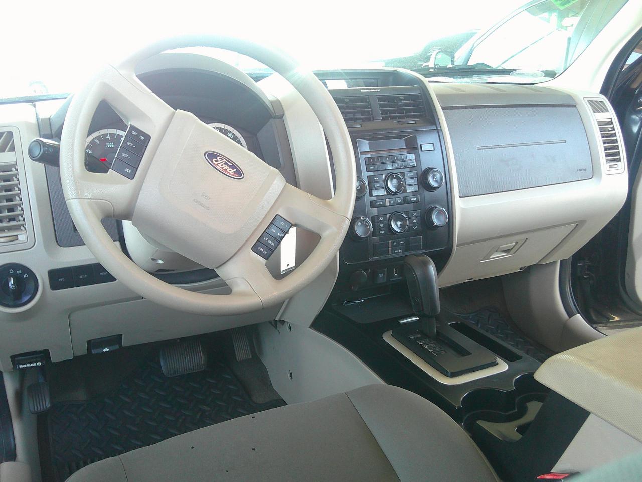 Ford Escape FWD 4dr XLS 2011