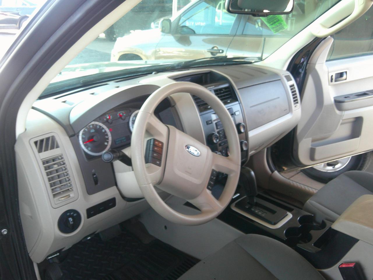 Ford Escape FWD 4dr XLS 2011