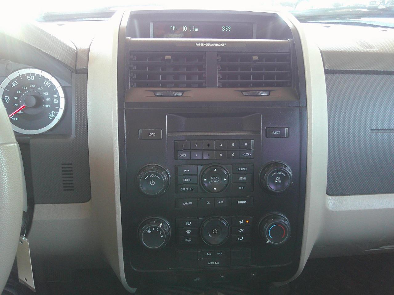 Ford Escape FWD 4dr XLS 2011