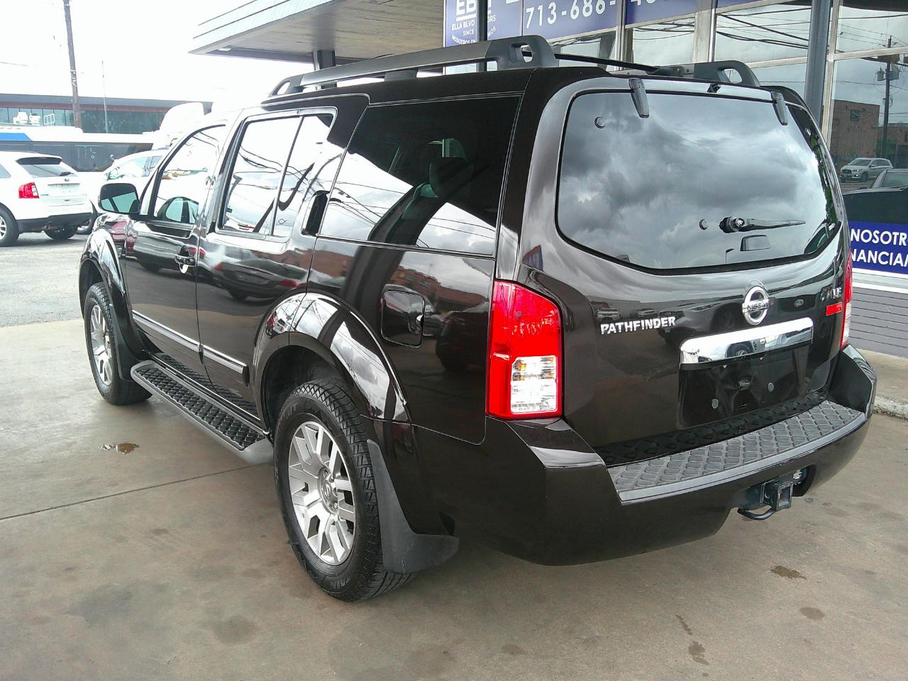 Nissan Pathfinder 2WD 4dr V6 LE 2012