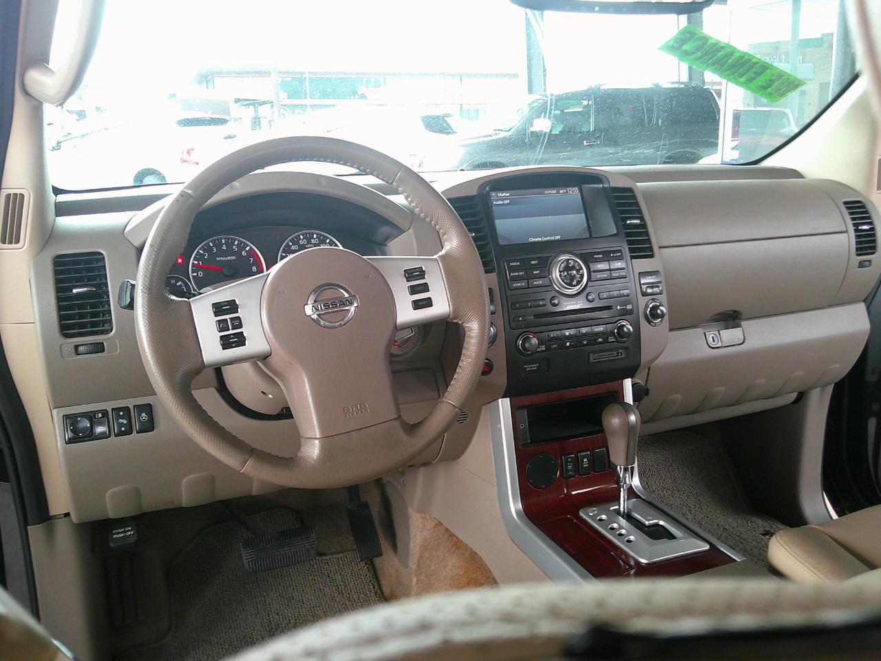 Nissan Pathfinder 2WD 4dr V6 LE 2012