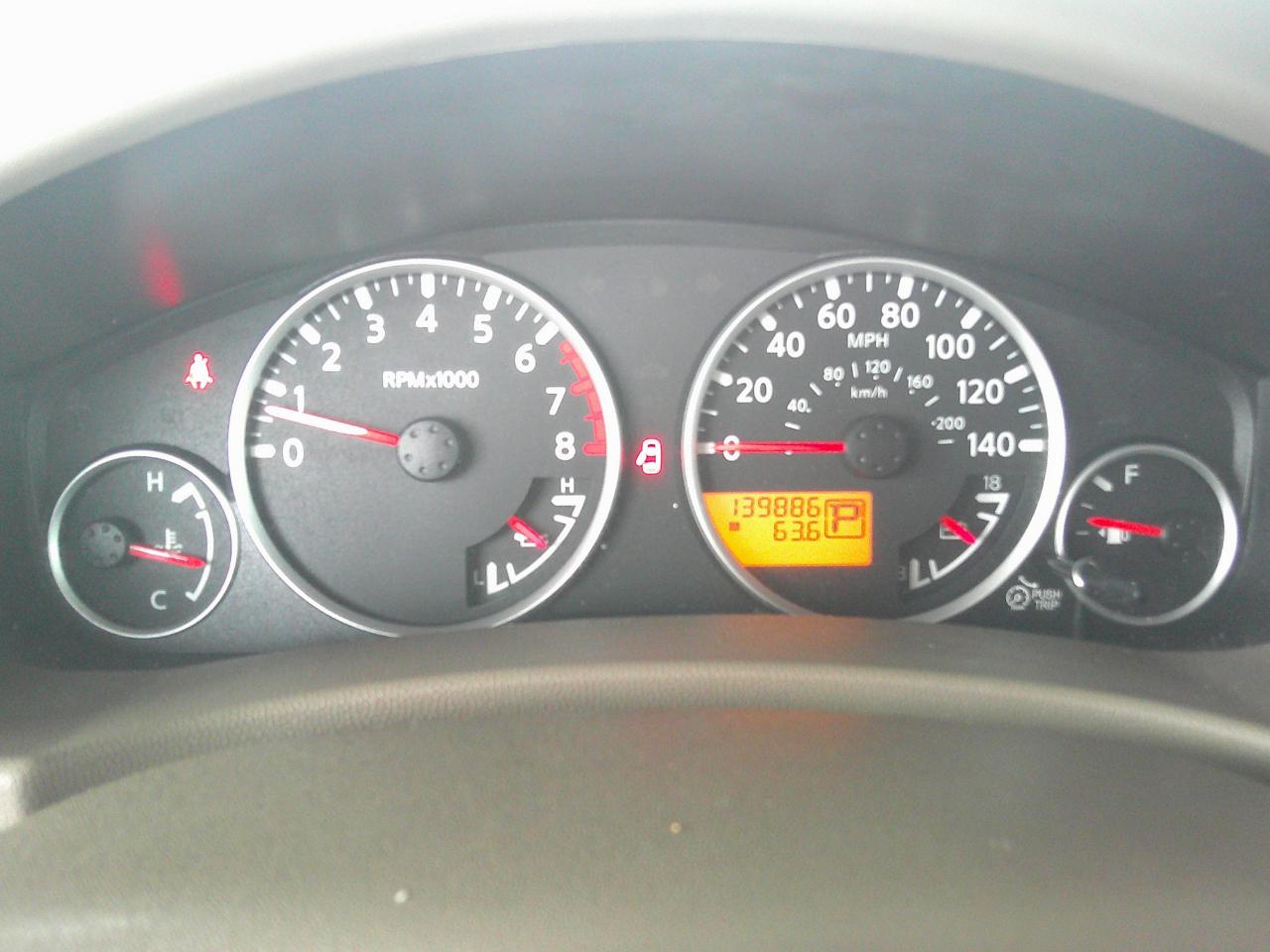 Nissan Pathfinder 2WD 4dr V6 LE 2012