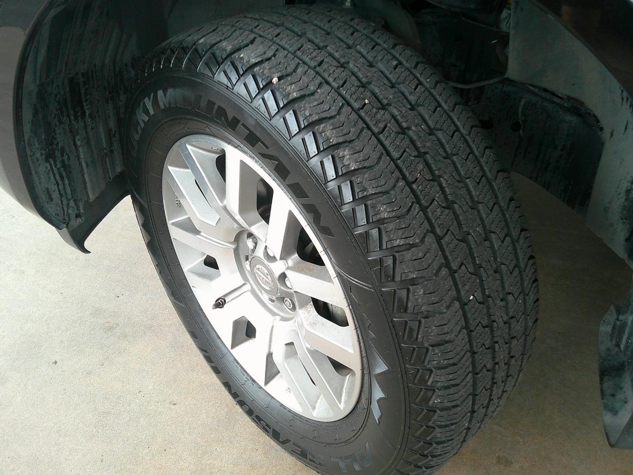 Nissan Pathfinder 2WD 4dr V6 LE 2012