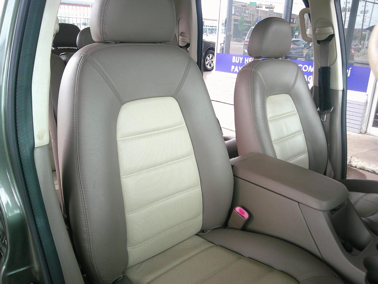 Ford Explorer 4dr 114" WB 4.0L Eddie Bauer 2003