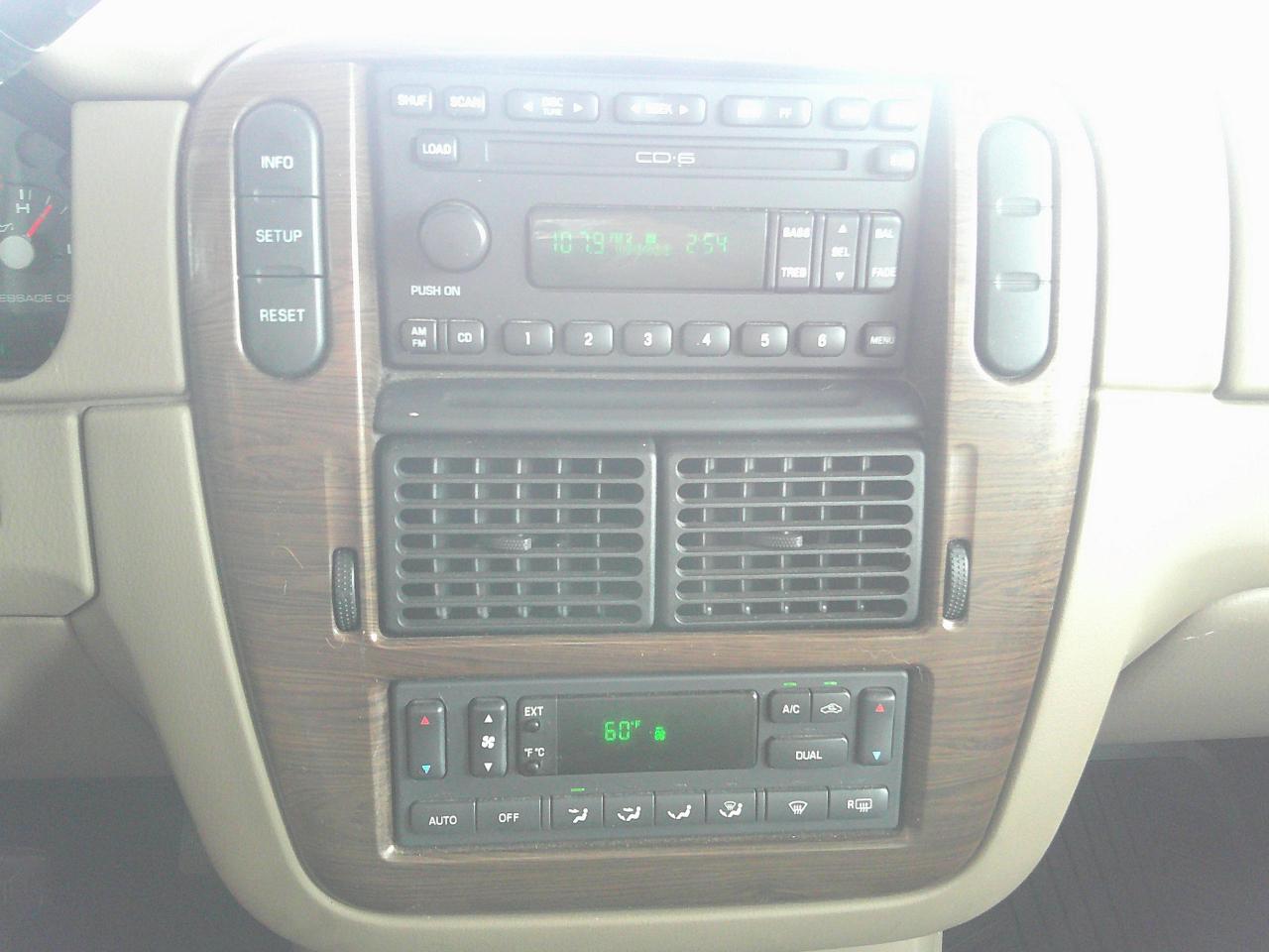 Ford Explorer 4dr 114" WB 4.0L Eddie Bauer 2003